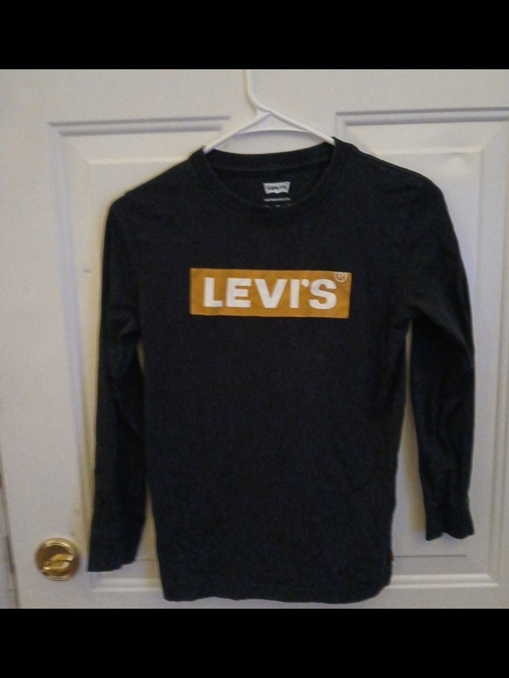 Levi's Black Long Sleeve T-Shirt Gold Box Logo - Picture 3 of 4